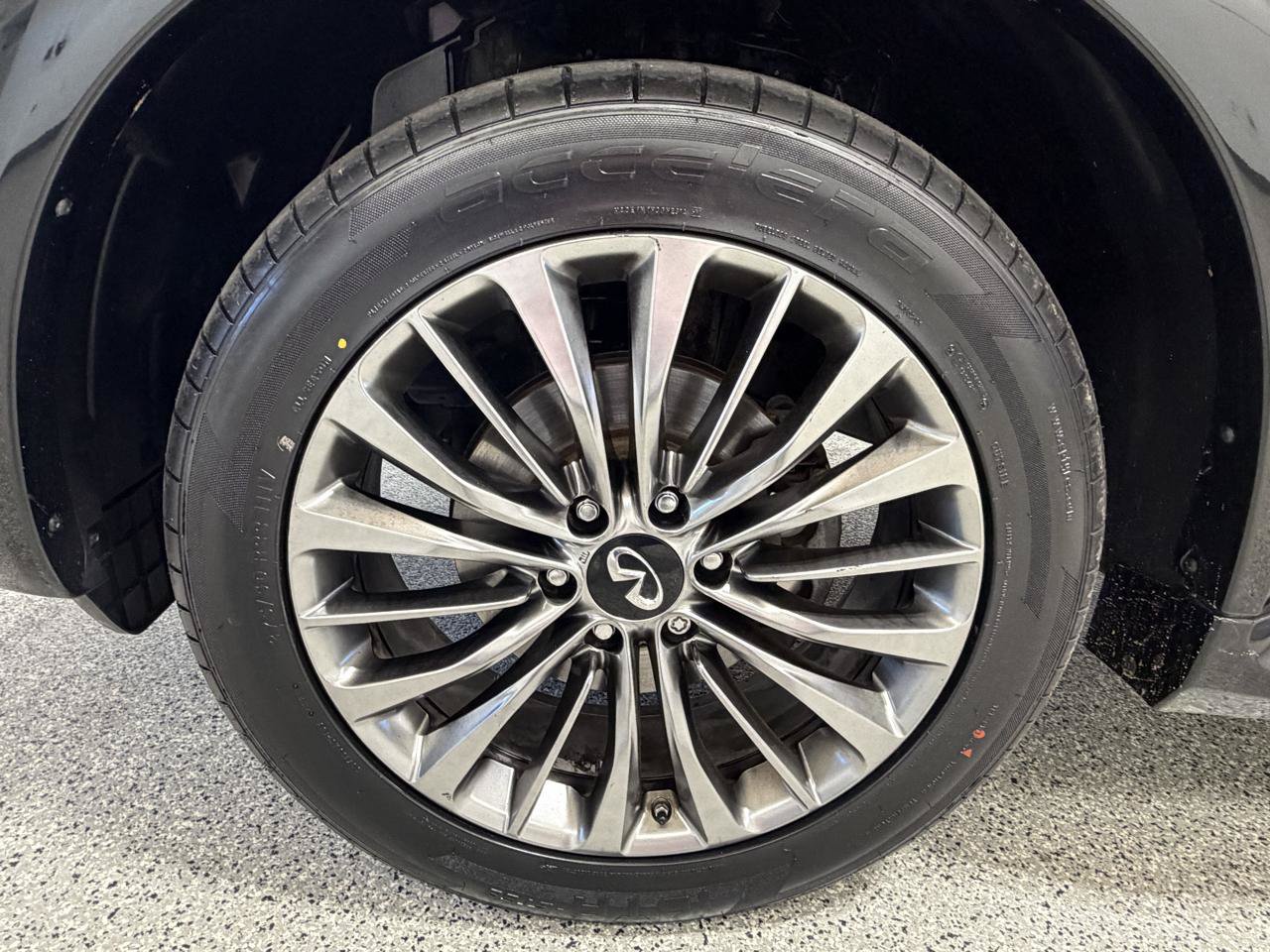 Used 2019 INFINITI QX80 Luxe w/ 22" Wheel Package RWD image 10