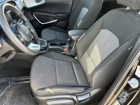 Used 2023 Kia Soul LX image 21