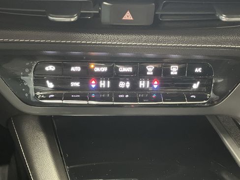 Certified 2022 Buick Envision Essence w/ Technology Package I image 23