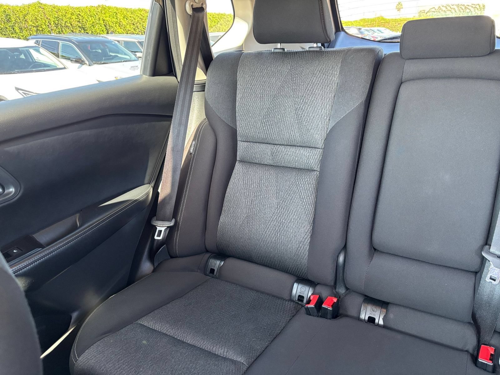 Used 2025 Nissan Rogue SV FWD image 40