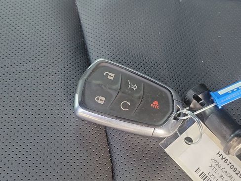 Used 2020 Cadillac XT5 Premium Luxury image 32