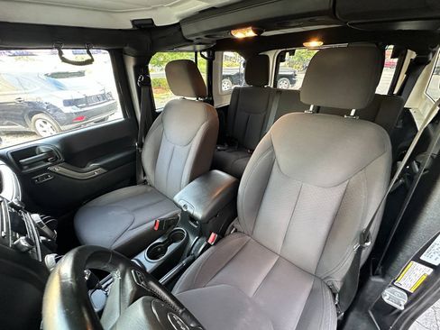 Used 2015 Jeep Wrangler Unlimited Sport w/ Quick Order Package 24S AWD/4WD image 51