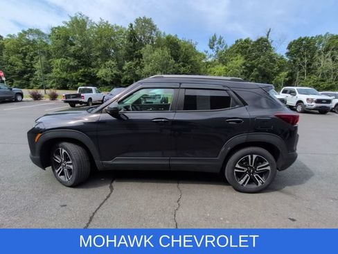 Used 2021 Chevrolet TrailBlazer LT w/ Sun and Liftgate Package AWD/4WD image 2