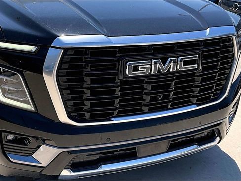 Used 2025 GMC Yukon XL Denali Ultimate w/ LPO, Floor Liner Package AWD/4WD image 36