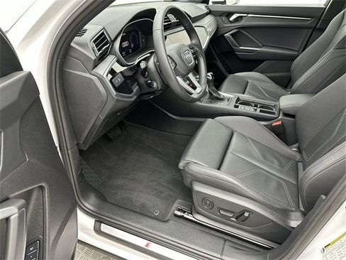 Used 2025 Audi Q3 2.0T Premium w/ Convenience Package image 11