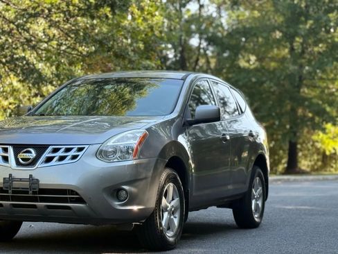Used 2013 Nissan Rogue S w/ Special Edition Pkg image 1