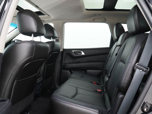 Used 2014 Nissan Pathfinder SL w/ SL Premium Package AWD/4WD image 16
