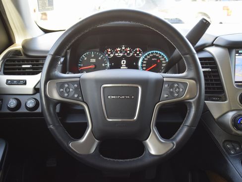 Used 2020 GMC Yukon Denali w/ Denali Ultimate Package image 12