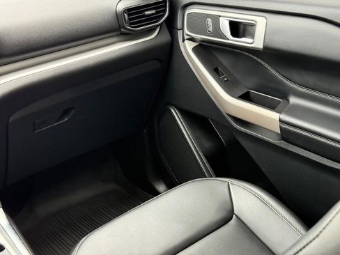 Certified 2023 Ford Explorer XLT image 15