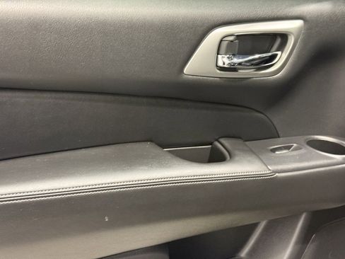 Certified 2020 Nissan Pathfinder SL w/ Cargo Package image 32