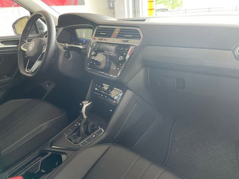 Used 2024 Volkswagen Tiguan SE FWD image 14