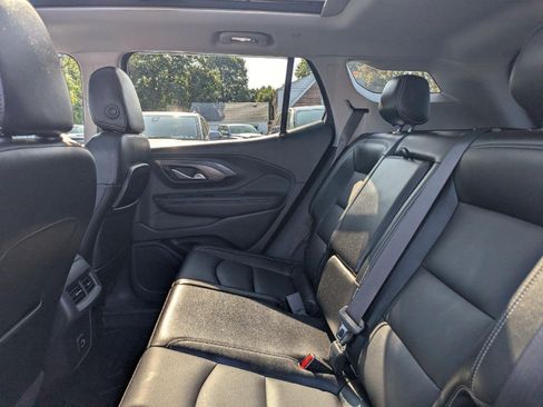 Used 2022 GMC Terrain SLT w/ Infotainment Package II AWD/4WD image 31