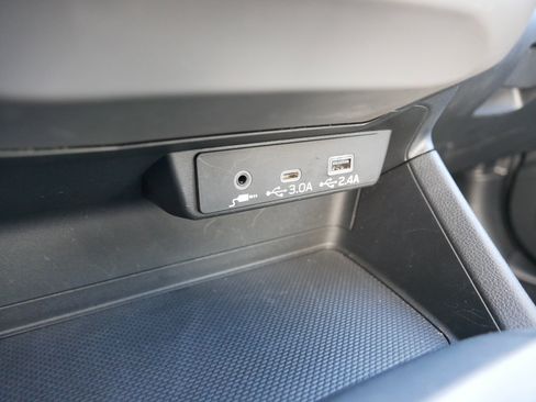 Used 2024 Subaru Crosstrek 2.0i Premium image 33