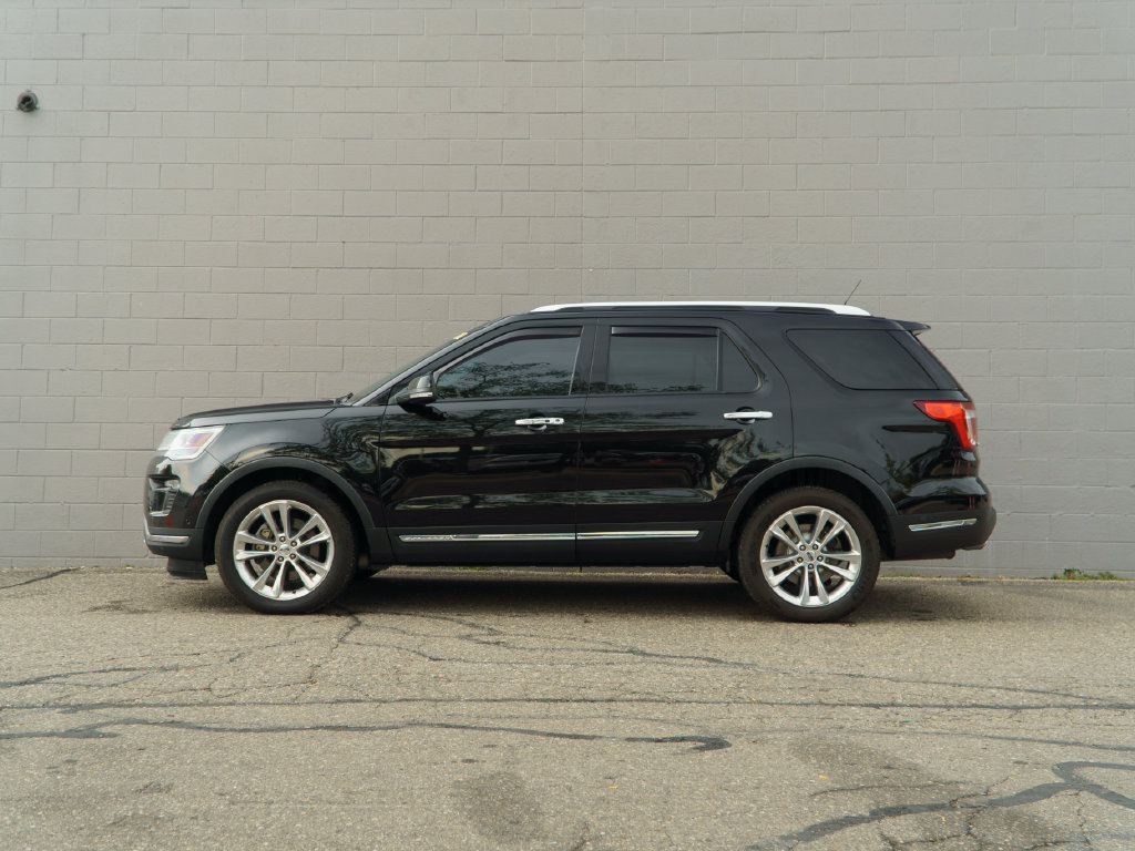 Used 2018 Ford Explorer Limited w/ Equipment Group 301A AWD/4WD image 2