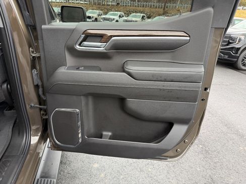 Used 2024 GMC Sierra 1500 Elevation w/ LPO, Elevation Black Package image 21