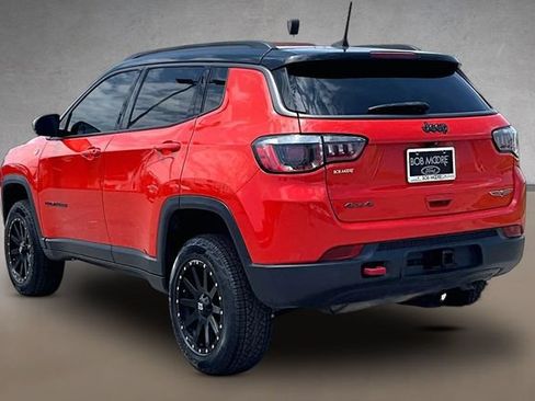 Used 2019 Jeep Compass Trailhawk w/ Cold Weather Group AWD/4WD image 9