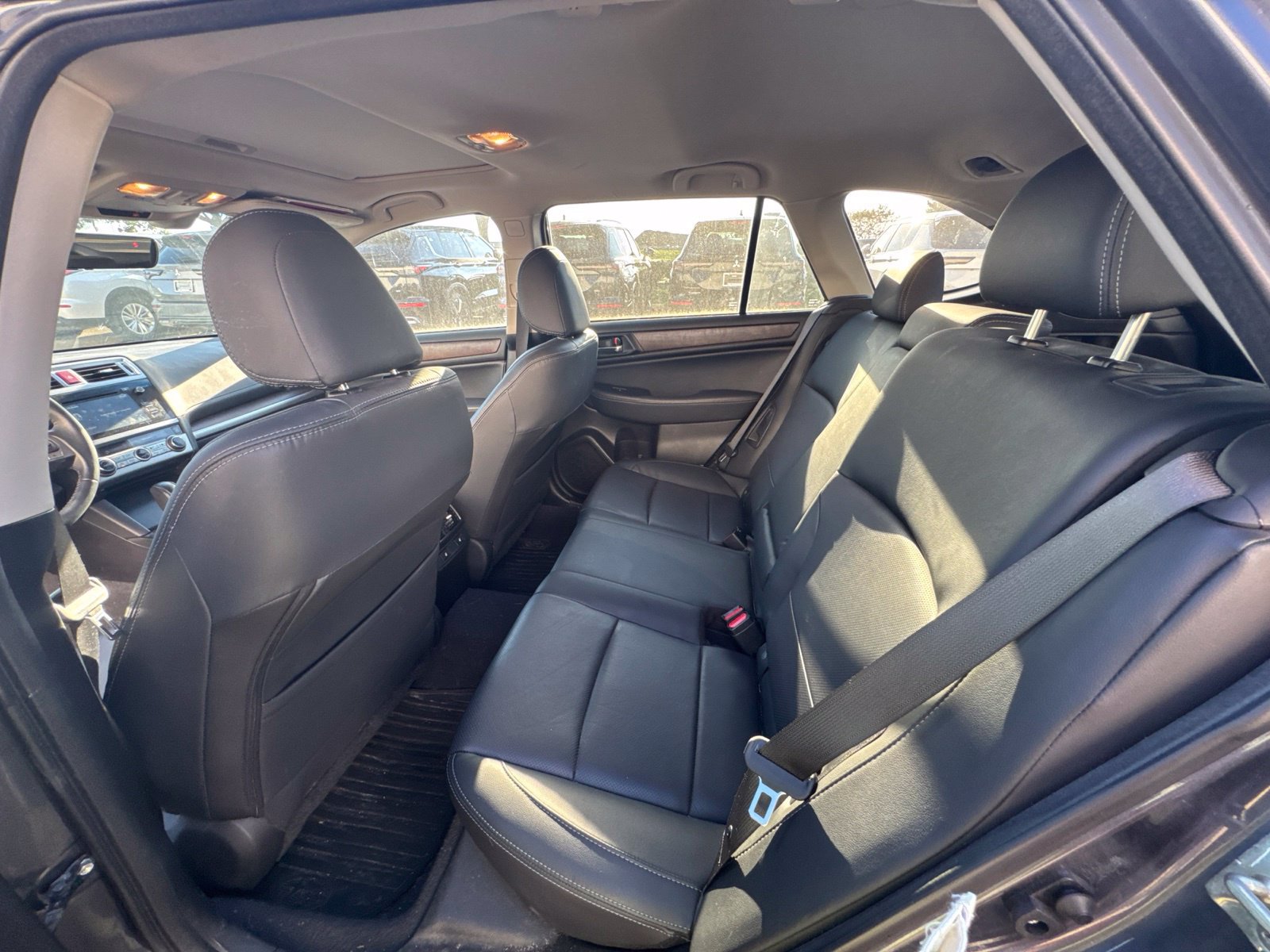 Used 2017 Subaru Outback 2.5i Limited AWD/4WD image 8