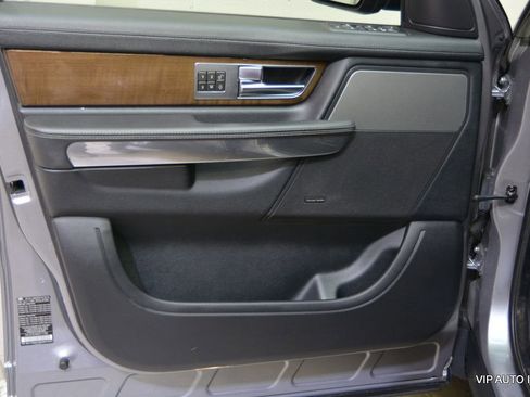 Used 2011 Land Rover Range Rover Sport HSE image 7