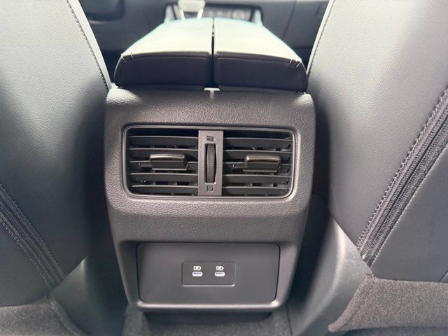 Used 2026 Nissan Rogue SL AWD/4WD image 12