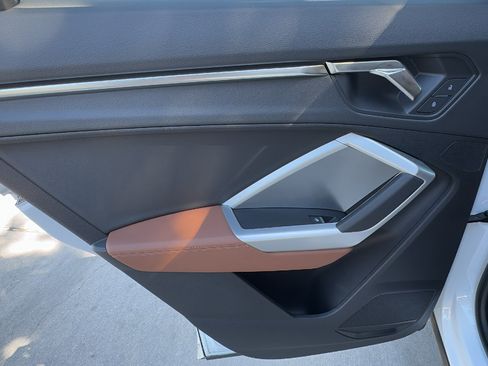 Certified 2025 Audi Q3 2.0T Premium image 16