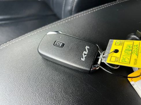 Used 2023 Kia Sorento EX image 35