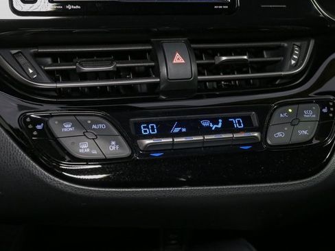 Used 2018 Toyota C-HR XLE image 21