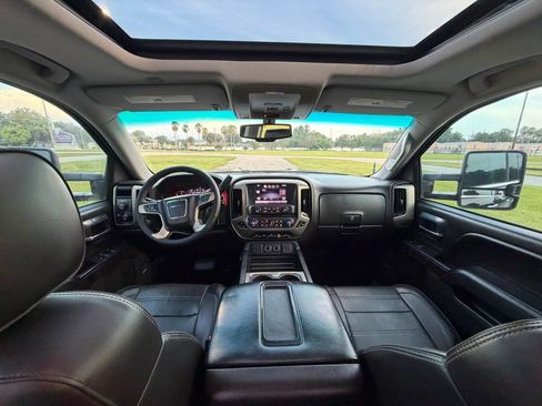 Used 2015 GMC Sierra 1500 Denali AWD/4WD image 10