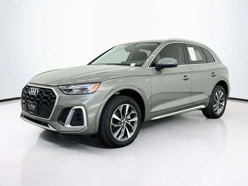 Used 2023 Audi Q5 2.0T Premium w/ Convenience Package AWD/4WD image 3