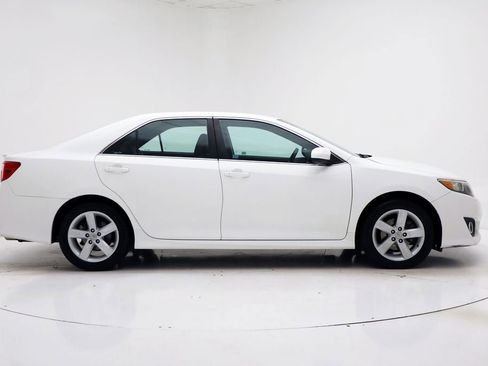Used 2013 Toyota Camry SE image 3