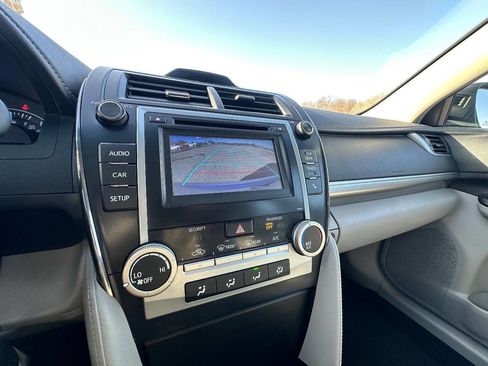 Used 2014 Toyota Camry LE image 13