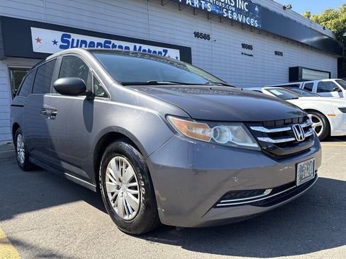 Used 2017 Honda Odyssey LX image 1