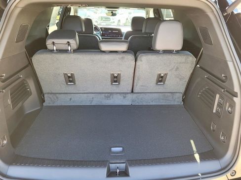 New 2026 Chevrolet Traverse High Country image 8