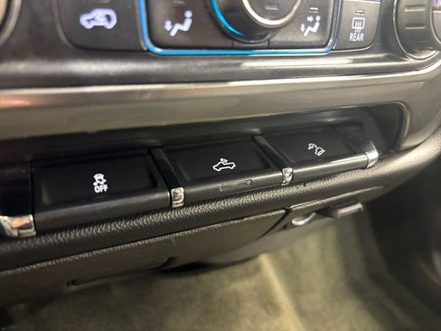 Used 2018 Chevrolet Silverado 1500 LT w/ All Star Edition AWD/4WD image 22