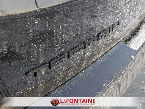 Used 2023 GMC Terrain SLT w/ Elevation Edition image 10