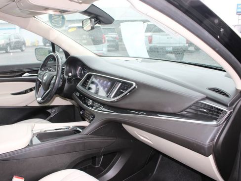 Used 2023 Buick Enclave Essence FWD image 29