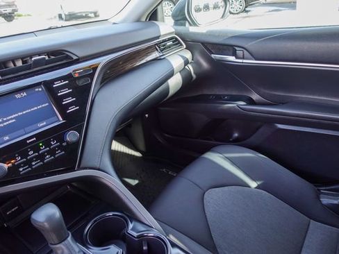 Certified 2020 Toyota Camry LE image 25