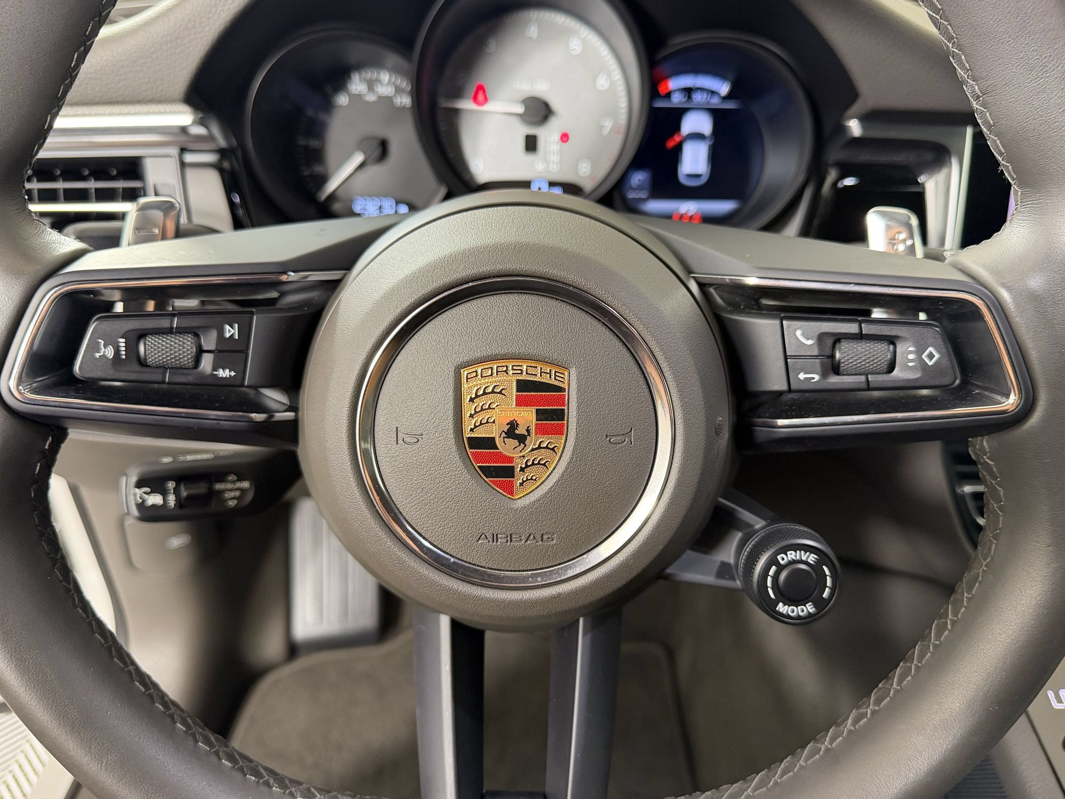 Certified 2024 Porsche Macan S AWD/4WD image 13