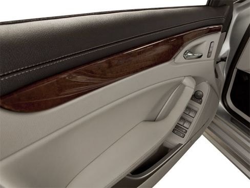 Used 2010 Cadillac CTS Premium RWD image 12
