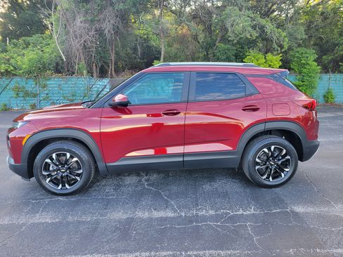 Certified 2022 Chevrolet TrailBlazer LT w/ Confidence II Package FWD image 9