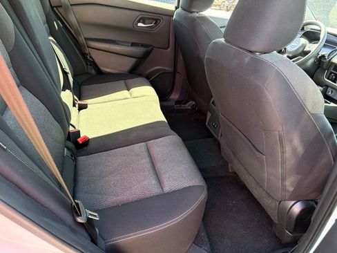 Used 2024 Nissan Rogue SV FWD image 12