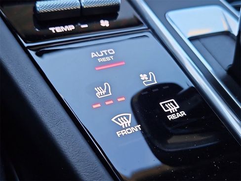 Certified 2020 Porsche Cayenne Turbo image 23