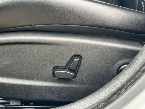 Used 2023 Chrysler 300 S image 25