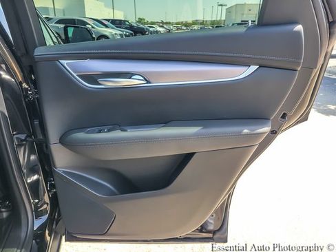 Certified 2024 Cadillac XT5 Luxury w/ LPO, Floor Liner Package AWD/4WD image 31