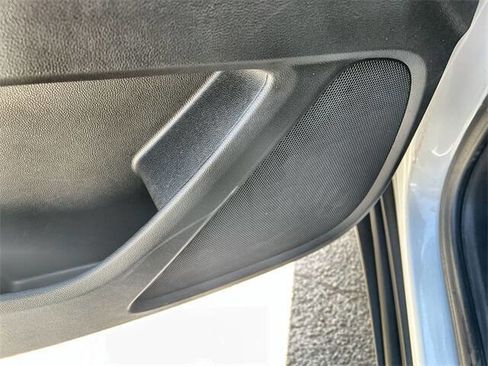 Used 2021 Chevrolet Traverse LS FWD image 22