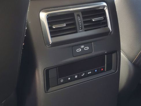 Used 2024 MAZDA CX-90 3.3 Turbo w/ Premium Package image 32