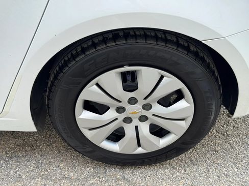 Used 2012 Chevrolet Cruze LS w/ Connectivity Package FWD image 38