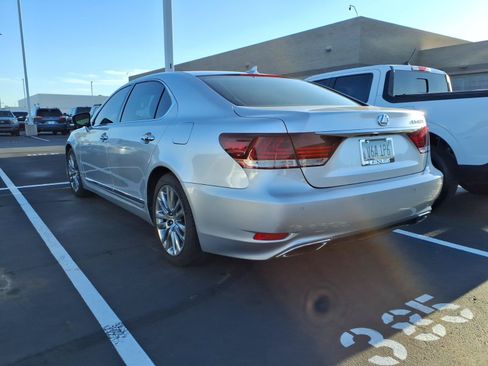 Used 2013 Lexus LS 460 L w/ All-Weather Pkg RWD image 2