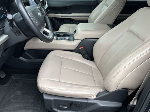 Used 2023 Ford Expedition XLT AWD/4WD image 14