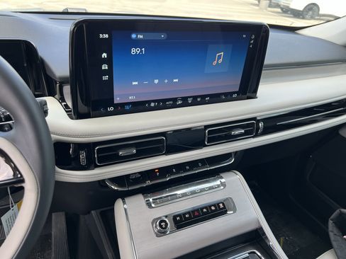 New 2025 Lincoln Aviator Reserve image 18