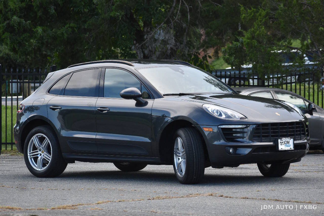 Used 2017 Porsche Macan AWD/4WD image 4
